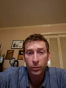 Snapshot of mresquared chatting on 05-18-26, 03:57 mresquared online show from 05-18-26, 03:57
