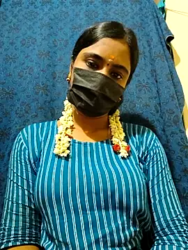 mini-queen online show from 11-17-25, 04:13