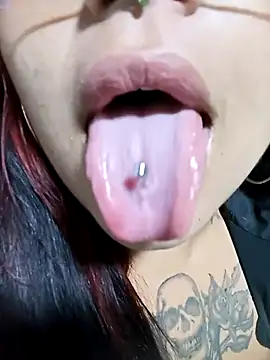 snow belle online show from 09-13-25, 03:06