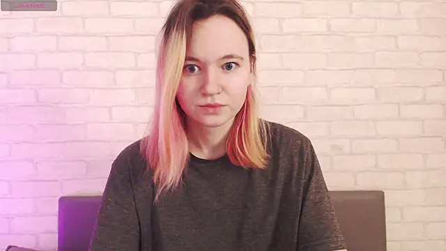 Ericha Stone online show from 04-04-26, 01:26