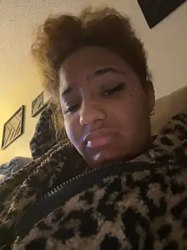 StylishEchium online show from 10-29-25, 05:42