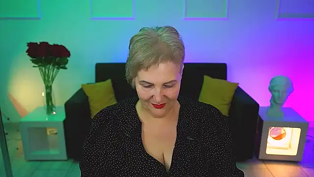 MaryMogan online show from 11-11-25, 04:56