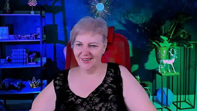 MaryMogan online show from 11-25-25, 05:35