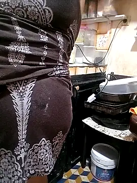 Snapshot of Mayamimi chatting on 10-14-25, 11:55 Mayamimi online show from 10-14-25, 11:55