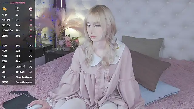 Snapshot of cutetomie chatting on 11-30-25, 09:52 cutetomie online show from 11-30-25, 09:52