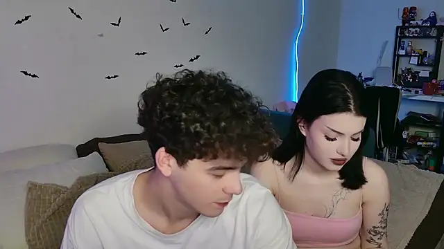 Snapshot of Alice18James chatting on 10-29-25, 02:58 Alice18James online show from 10-29-25, 02:58