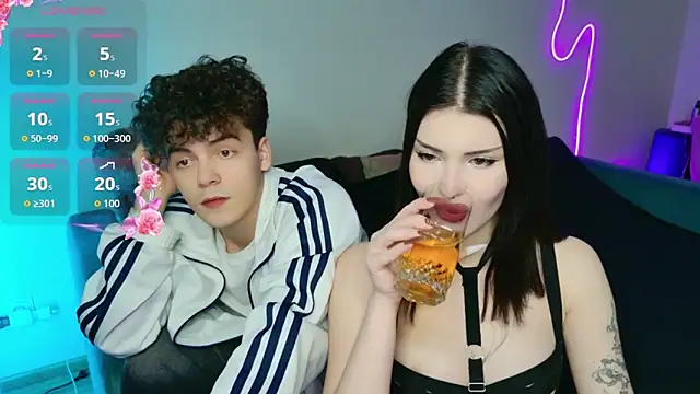 Snapshot of Alice18James chatting on 11-15-25, 04:58 Alice18James online show from 11-15-25, 04:58