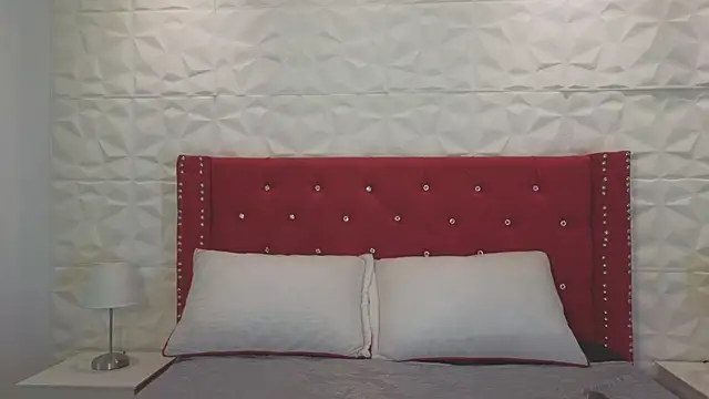 Lucy n pink online show from 10-05-25, 08:51