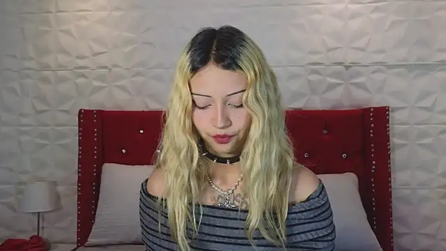 Lucy n pink online show from 10-24-25, 05:09