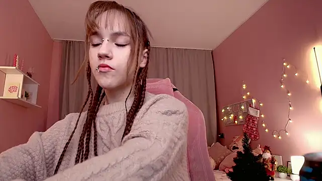 Jamie Chung online show from 12-19-25, 01:12