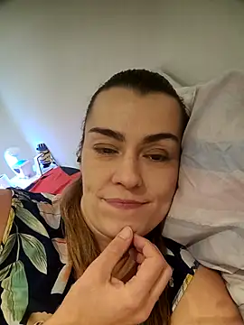 Carolinemiam online show from 10-16-25, 12:39