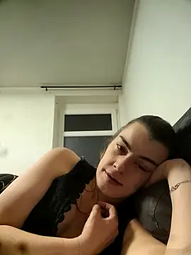 Carolinemiam online show from 11-27-25, 12:02