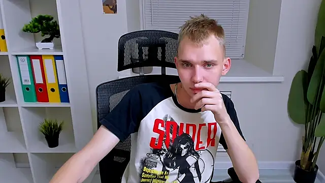 Snapshot of TimBlaks chatting on 10-15-25, 08:42 TimBlaks online show from 10-15-25, 08:42