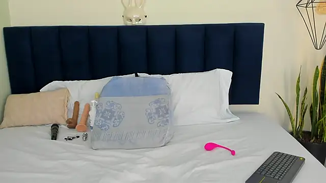 sophieturner mg online show from 01-17-26, 07:06