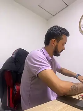 cristopher wallacee online show from 11-10-25, 07:24