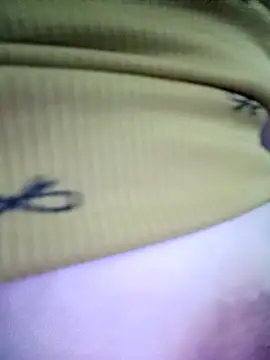 Snapshot of merylove-00 chatting on 01-17-26, 05:01 merylove-00 online show from 01-17-26, 05:01