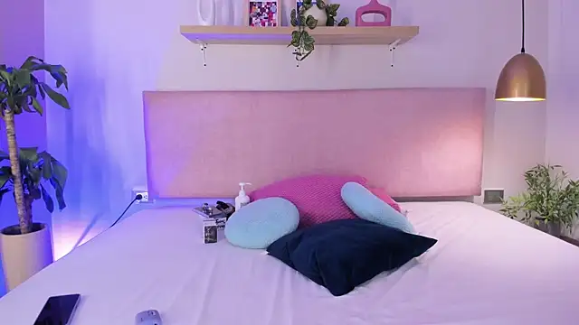 Cristalfoxy  online show from 10-05-25, 11:52