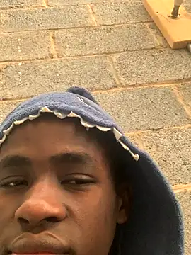 Snapshot of Vince_Favent chatting on 09-10-25, 10:59 Vince Favent online show from 09-10-25, 10:59