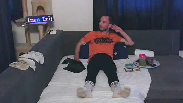 Snapshot of cum2camboys chatting on 05-22-26, 07:19 cum2camboys online show from 05-22-26, 07:19