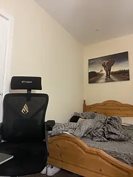 Snapshot of mixedcouplee69 chatting on 09-08-25, 06:51 mixedcouplee69 online show from 09-08-25, 06:51