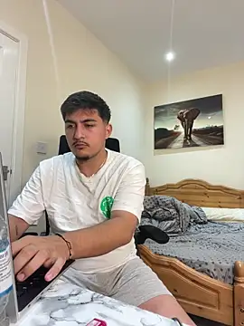 Snapshot of mixedcouplee69 chatting on 09-10-25, 07:58 mixedcouplee69 online show from 09-10-25, 07:58