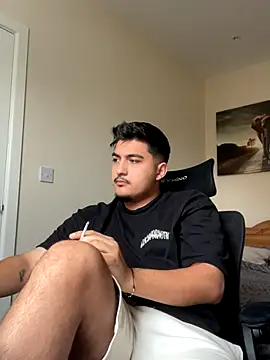 Snapshot of mixedcouplee69 chatting on 09-26-25, 10:41 mixedcouplee69 online show from 09-26-25, 10:41