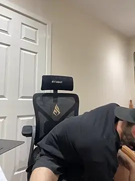 Snapshot of mixedcouplee69 chatting on 09-28-25, 07:19 mixedcouplee69 online show from 09-28-25, 07:19