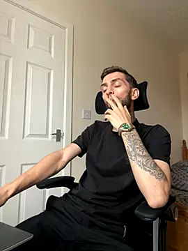 Snapshot of mixedcouplee69 chatting on 10-12-25, 03:33 mixedcouplee69 online show from 10-12-25, 03:33