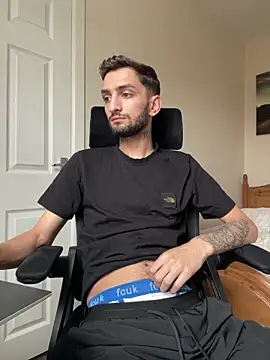 Snapshot of mixedcouplee69 chatting on 10-26-25, 01:17 mixedcouplee69 online show from 10-26-25, 01:17