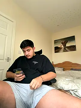 Snapshot of mixedcouplee69 chatting on 11-11-25, 12:27 mixedcouplee69 online show from 11-11-25, 12:27