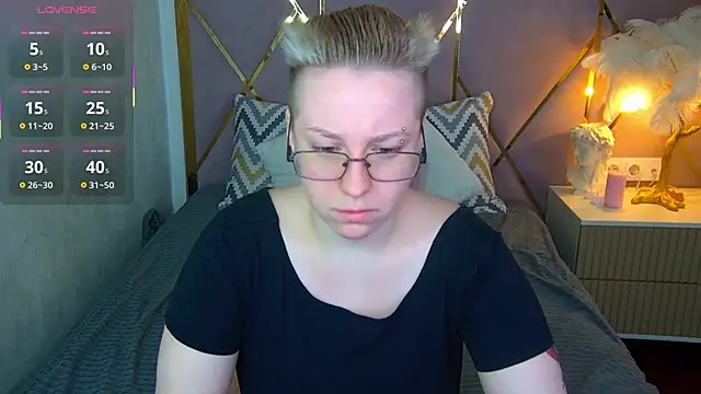 Snapshot of AlexandraGreen chatting on 11-23-25, 03:56 AlexandraGreen online show from 11-23-25, 03:56