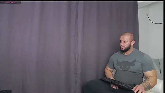 Snapshot of RickyMiami1 chatting on 11-05-25, 06:08 RickyMiami1 online show from 11-05-25, 06:08