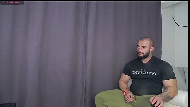 Snapshot of RickyMiami1 chatting on 11-06-25, 06:53 RickyMiami1 online show from 11-06-25, 06:53