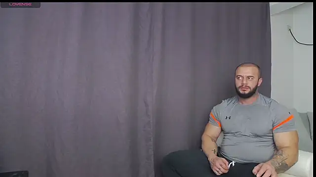 Snapshot of RickyMiami1 chatting on 11-08-25, 04:51 RickyMiami1 online show from 11-08-25, 04:51