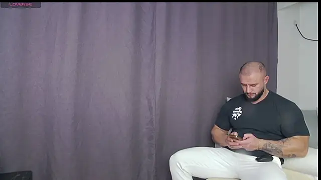 Snapshot of RickyMiami1 chatting on 11-20-25, 07:46 RickyMiami1 online show from 11-20-25, 07:46