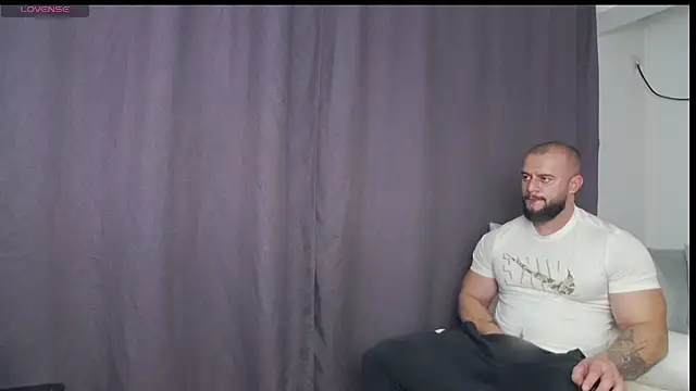 Snapshot of RickyMiami1 chatting on 11-22-25, 04:28 RickyMiami1 online show from 11-22-25, 04:28