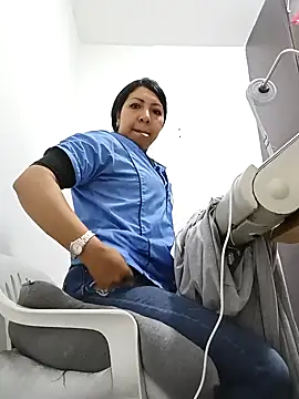 Snapshot of pocahontas_nex chatting on 11-21-25, 03:33 pocahontas nex online show from 11-21-25, 03:33