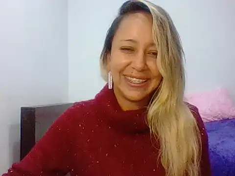 leah susman online show from 11-28-25, 01:41