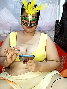 Snapshot of Tanisha-Chy chatting on 09-23-25, 05:38 Tanisha-Chy online show from 09-23-25, 05:38