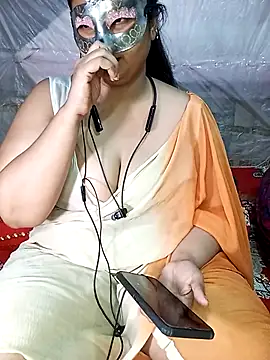 Snapshot of Tanisha-Chy chatting on 11-24-25, 05:45 Tanisha-Chy online show from 11-24-25, 05:45