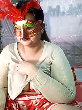 Snapshot of Tanisha-Chy chatting on 12-15-25, 05:28 Tanisha-Chy online show from 12-15-25, 05:28