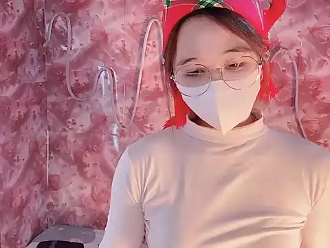 Snapshot of Miumiu028 chatting on 11-29-25, 02:14 Miumiu028 online show from 11-29-25, 02:14