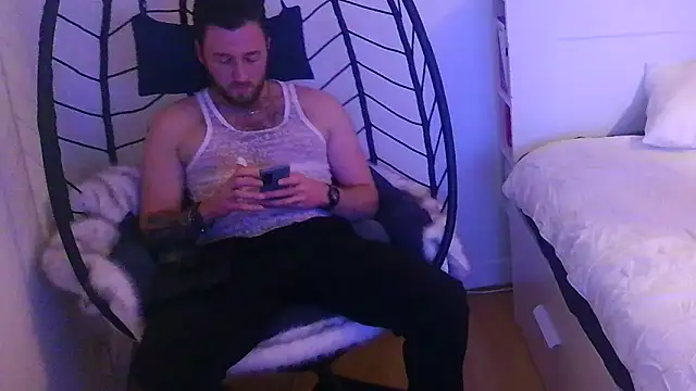 Snapshot of Keviios chatting on 11-30-25, 06:45 Keviios online show from 11-30-25, 06:45