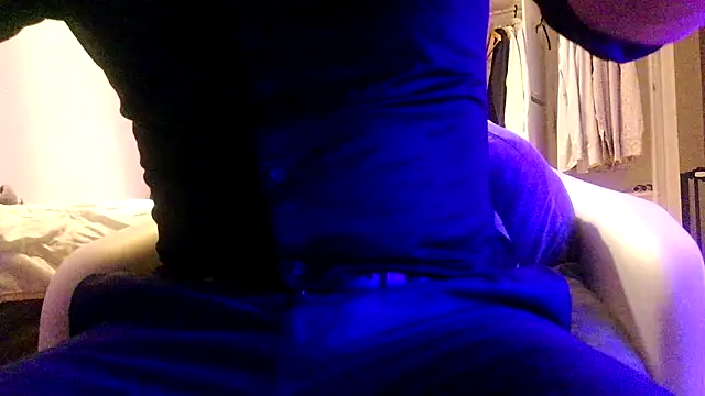 Snapshot of Keviios chatting on 12-20-25, 10:28 Keviios online show from 12-20-25, 10:28