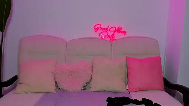 JessicaSky  online show from 04-03-26, 08:18