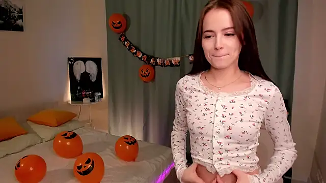 Chloeee4200 online show from 10-27-25, 12:53