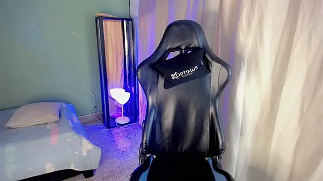 dilan hott  online show from 11-06-25, 08:21