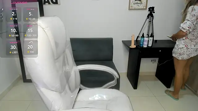 Aiilyn Ds online show from 09-18-25, 09:44