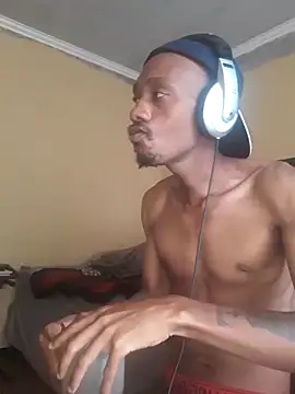 Snapshot of Hidden_African_Fruit chatting on 02-14-26, 05:26 Hidden African Fruit online show from 02-14-26, 05:26