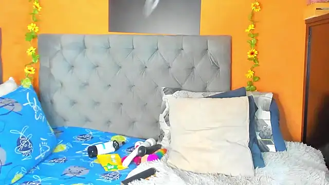 Snapshot of nahiroby_ebony chatting on 07-21-26, 02:19 nahiroby ebony online show from 07-21-26, 02:19